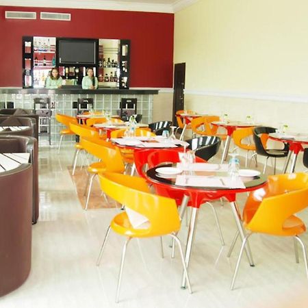 Milestone Hotel Ogombo Extérieur photo