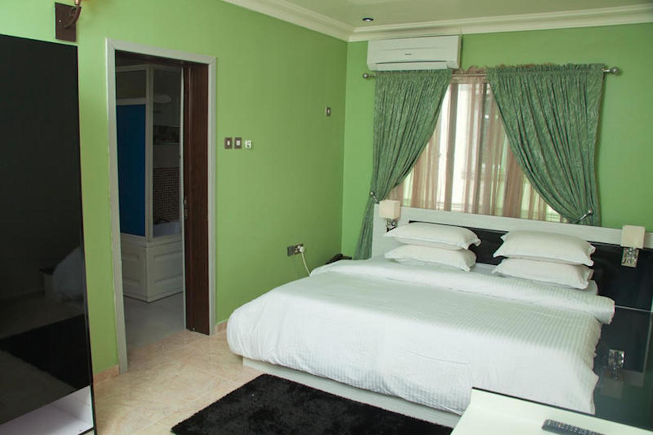 Milestone Hotel Ogombo Extérieur photo