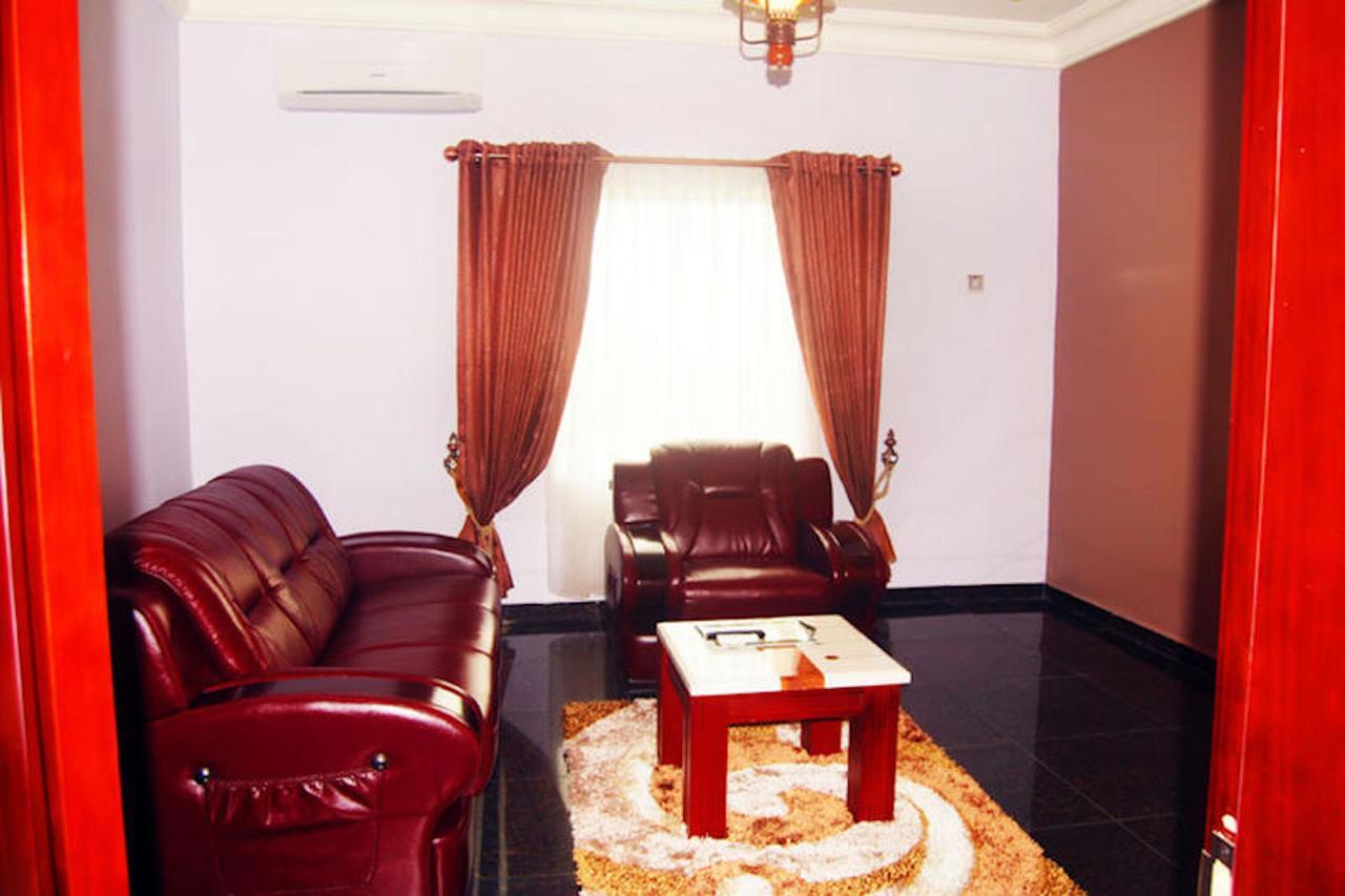 Milestone Hotel Ogombo Extérieur photo