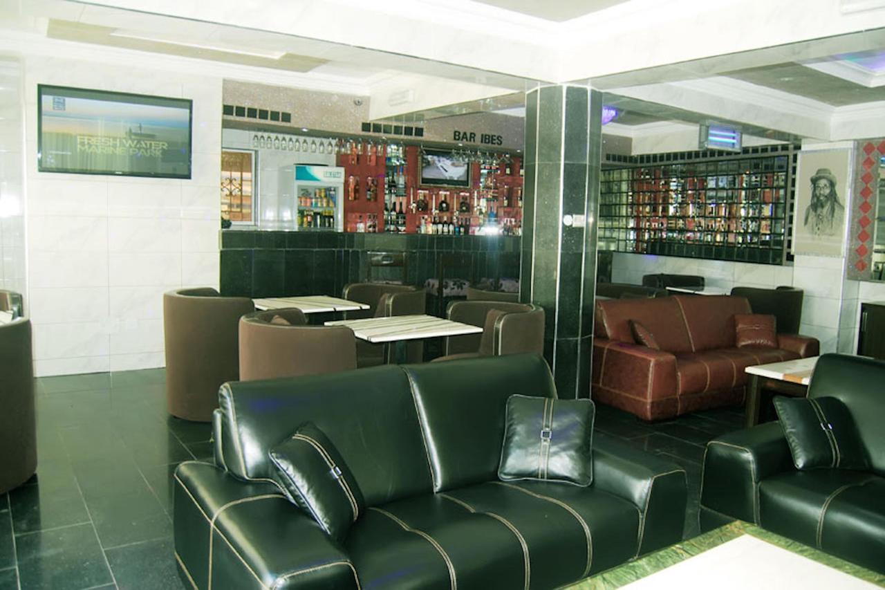 Milestone Hotel Ogombo Extérieur photo