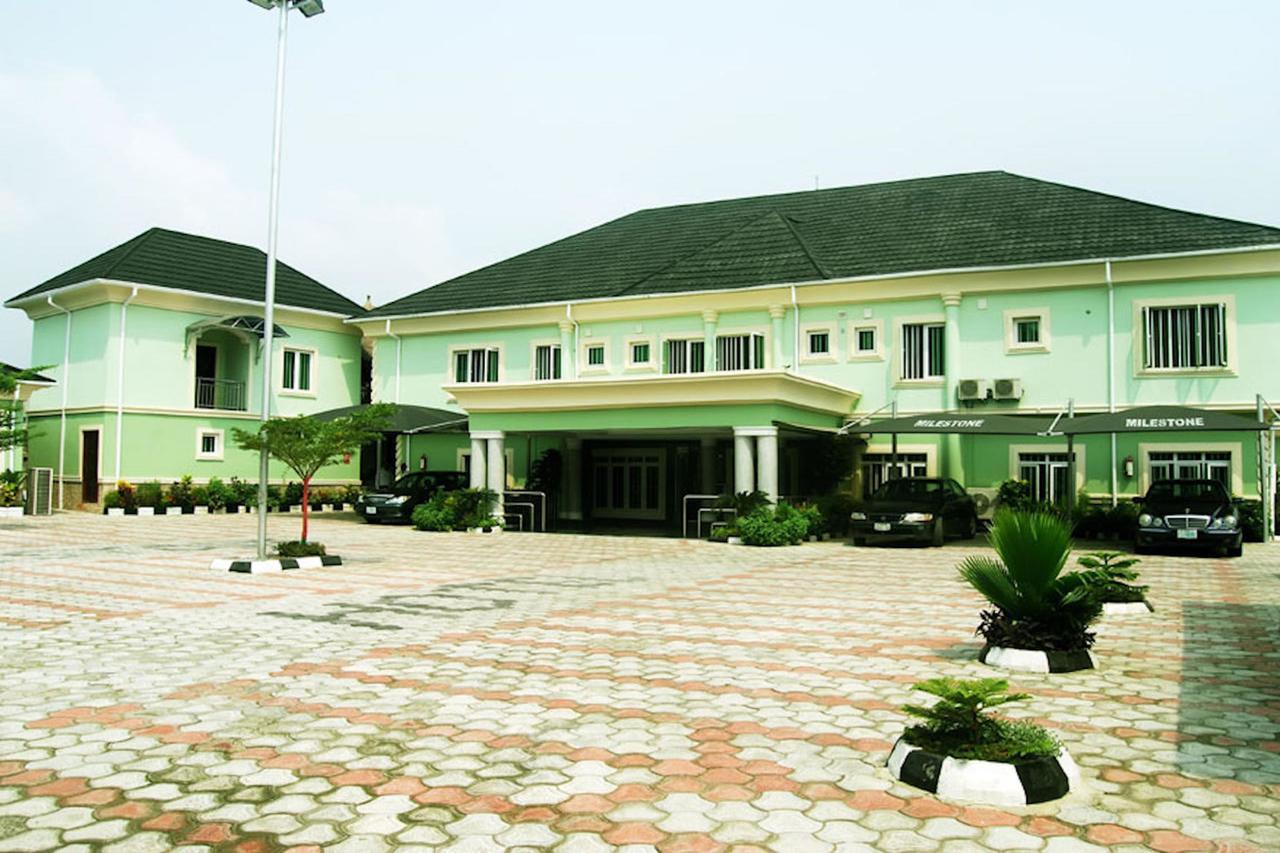 Milestone Hotel Ogombo Extérieur photo