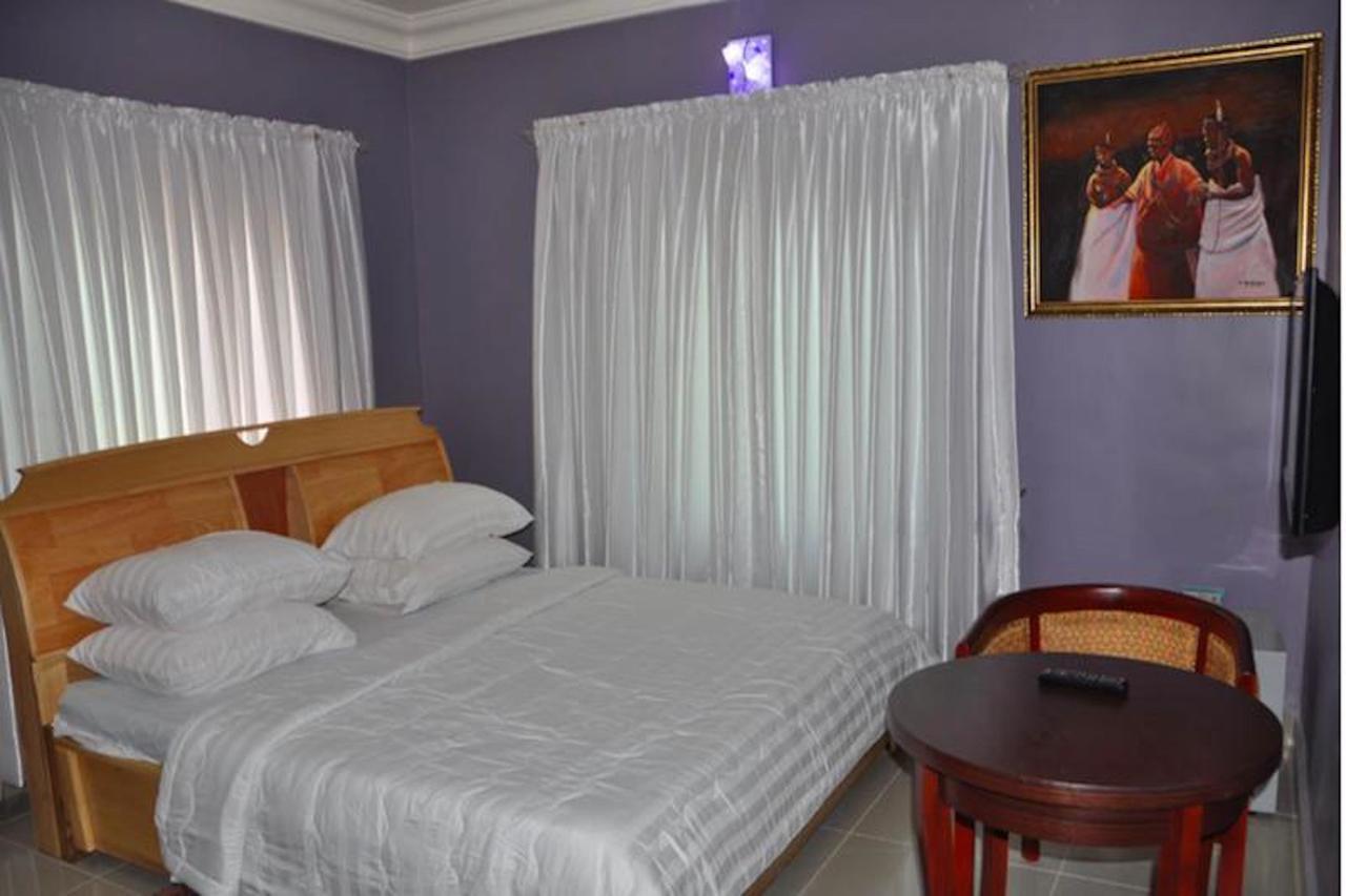 Milestone Hotel Ogombo Extérieur photo