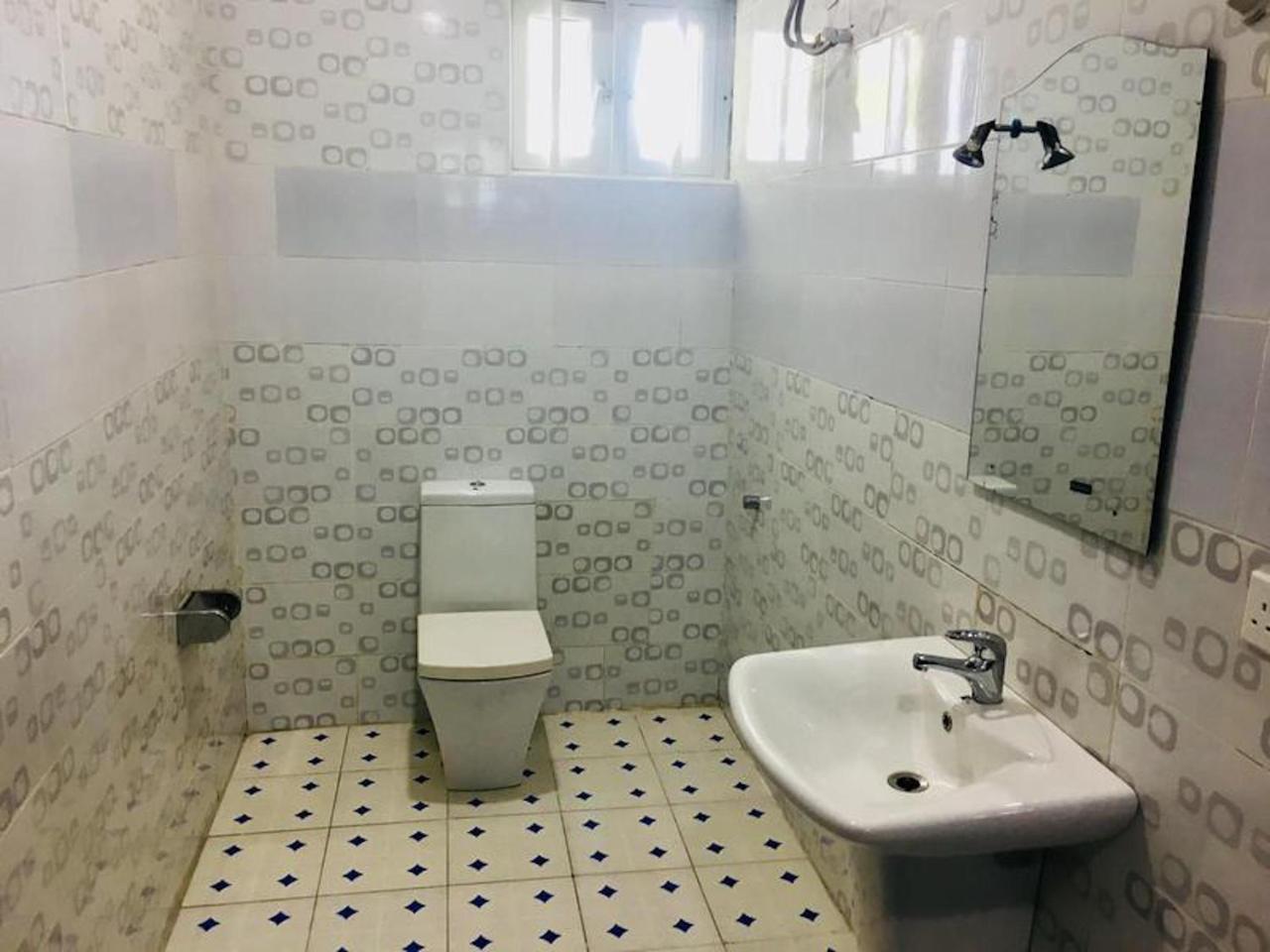 Milestone Hotel Ogombo Extérieur photo